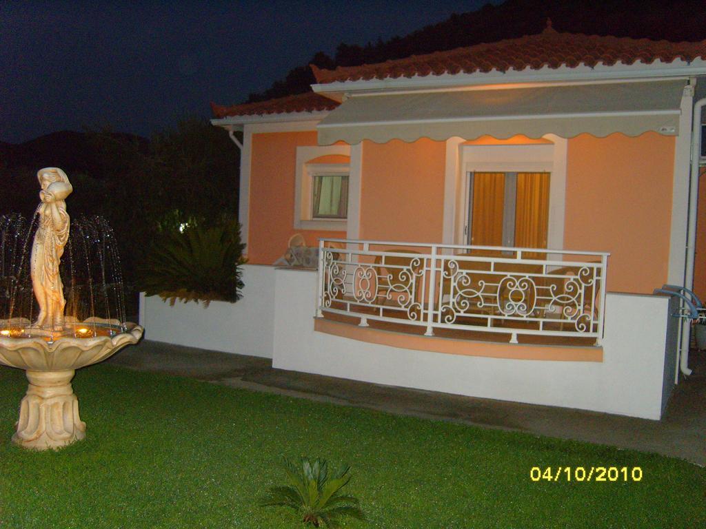 Elisabeth Villas Kerveli Oda fotoğraf