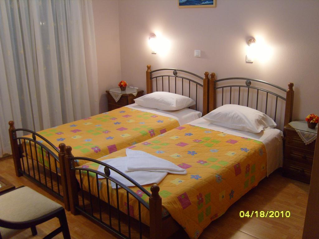 Elisabeth Villas Kerveli Oda fotoğraf