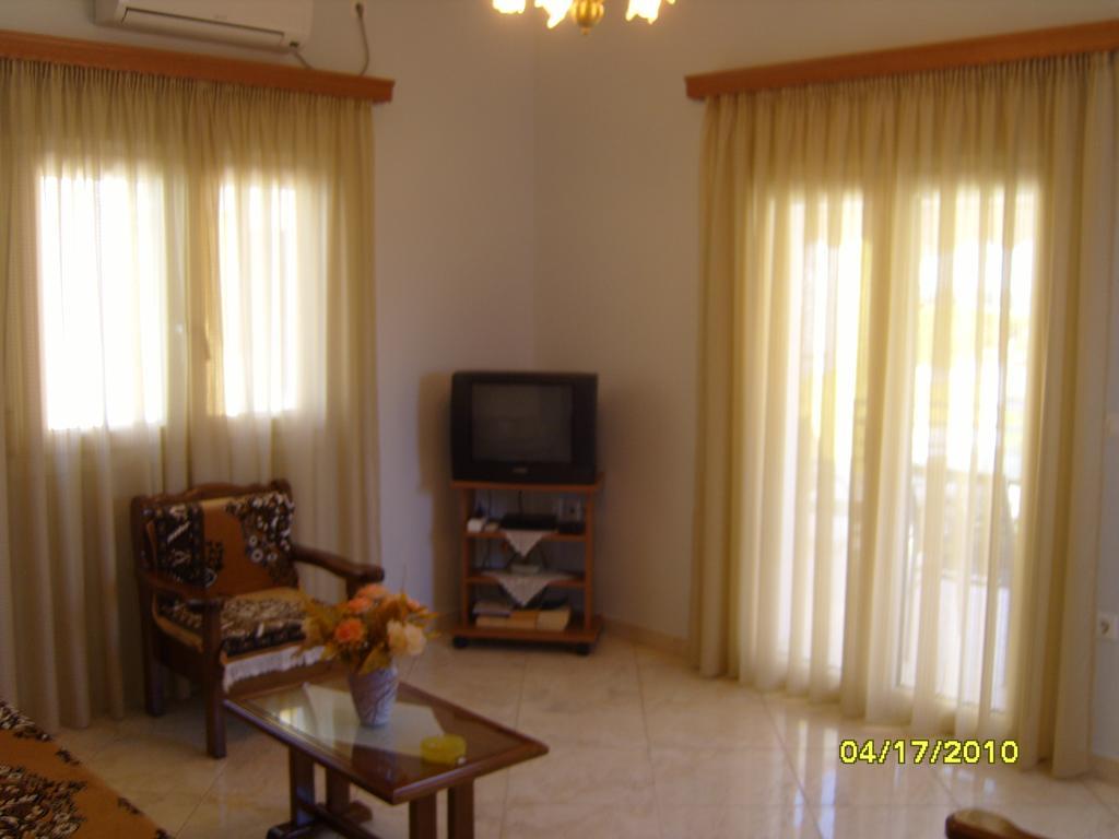 Elisabeth Villas Kerveli Oda fotoğraf